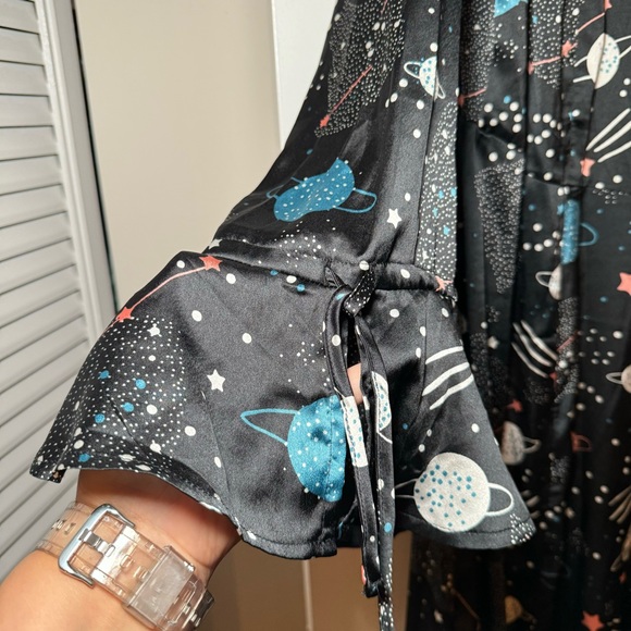 ASOS DESIGN Curve star and moon maxi dress with fluted sleeve - Picture 10 of 11